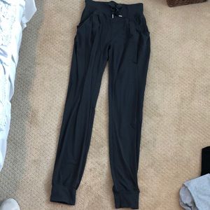 Lululemon Joggers size 6